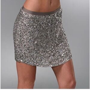 NWT Alice and Olivia sequin skirt 6/8